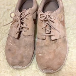 Women’s Nike Roshe Ones